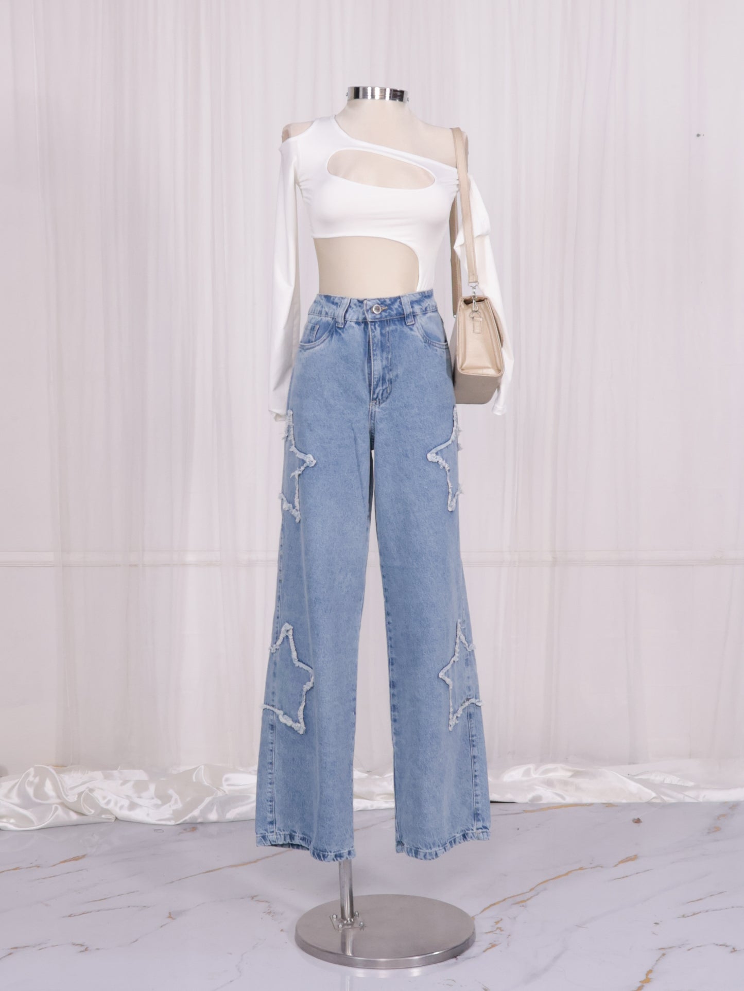 Jean estrellas + body asimétrico