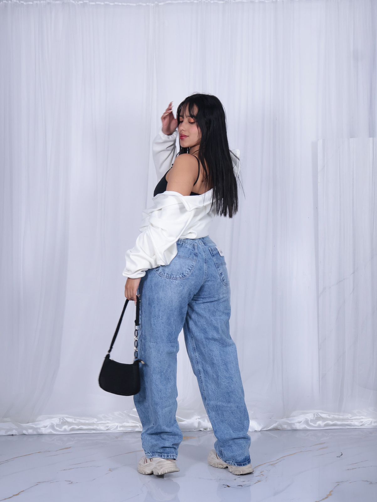 Baggy Jean + body escote espalda ✨