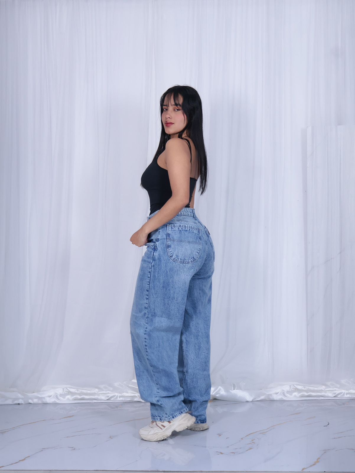 Baggy Jean + body escote espalda ✨